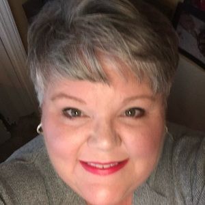 Meet your Posher, Leann